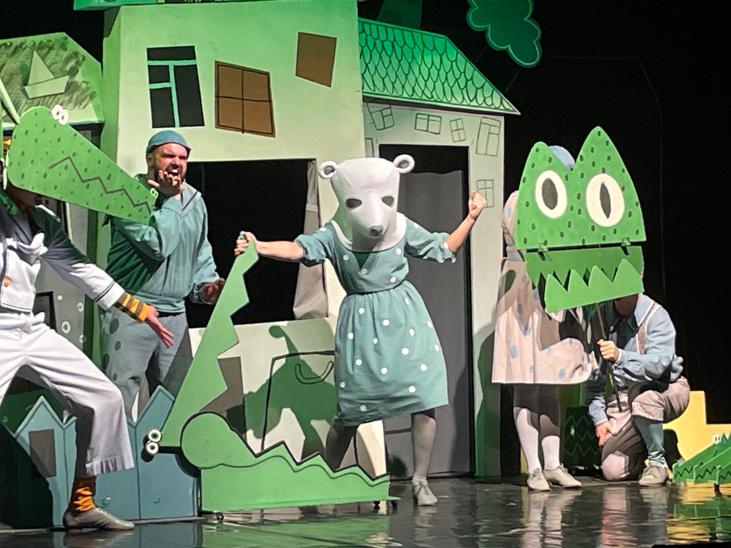 " БОЛЬШИЕ ГАСТРОЛИ" укрепляют кукольное братство