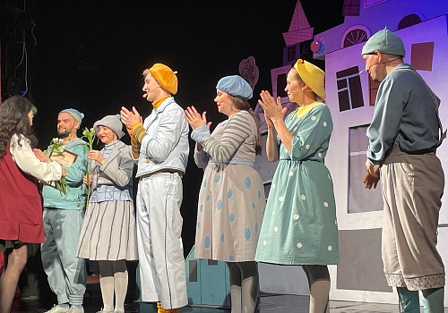 " БОЛЬШИЕ ГАСТРОЛИ" укрепляют кукольное братство