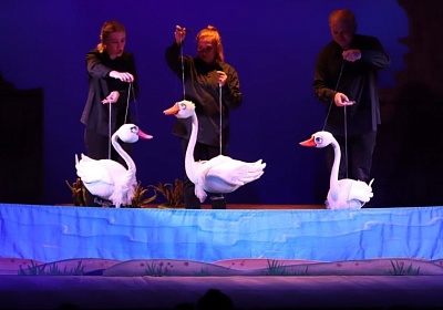 "ГАДКИЙ УТЕНОК"   Обменные региональные гастроли Новоуральский театр кукол "Сказ"